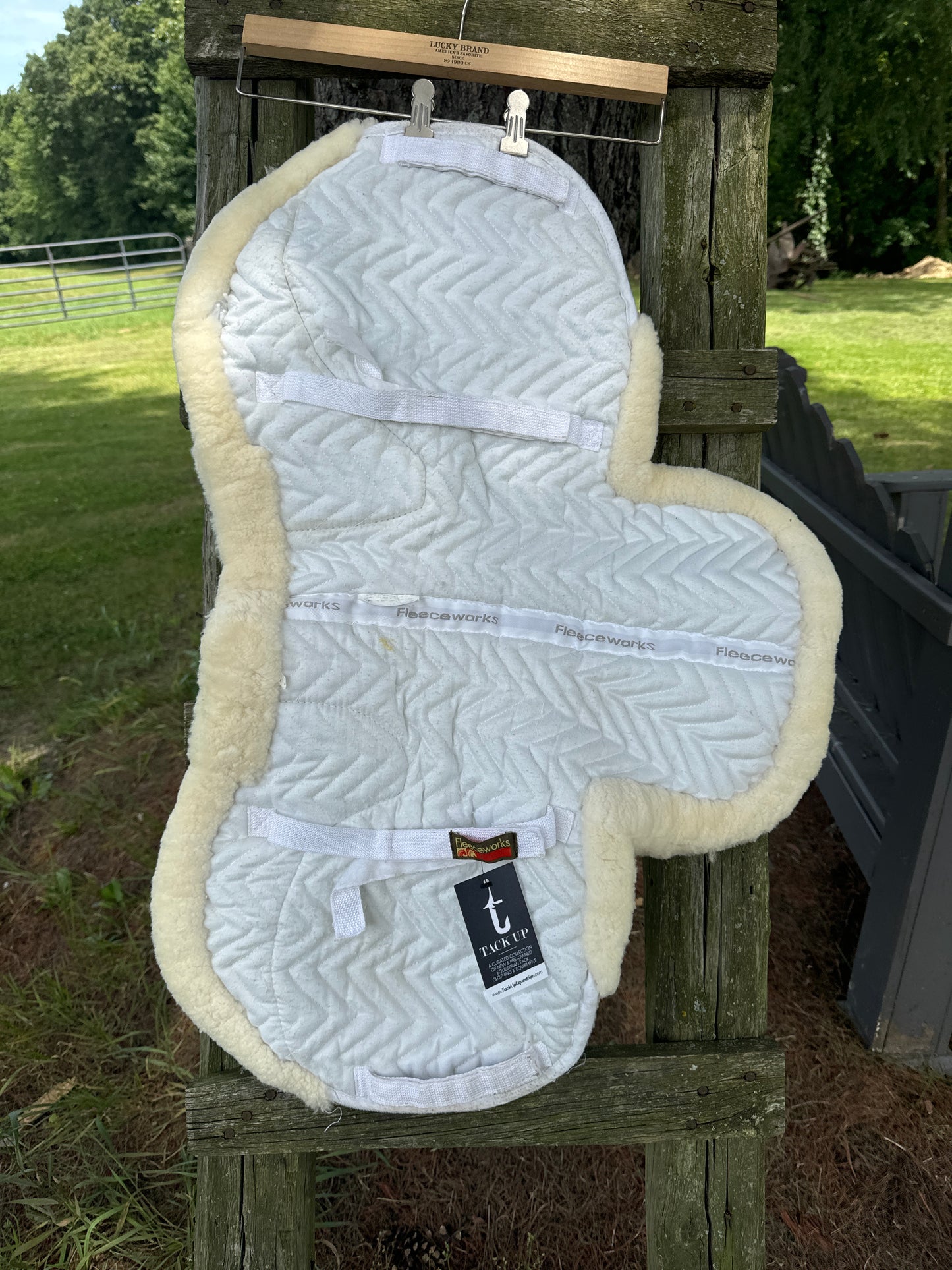 Fleeceworks Sheepskin Show Hunter Pad With Perfect Balance Technology