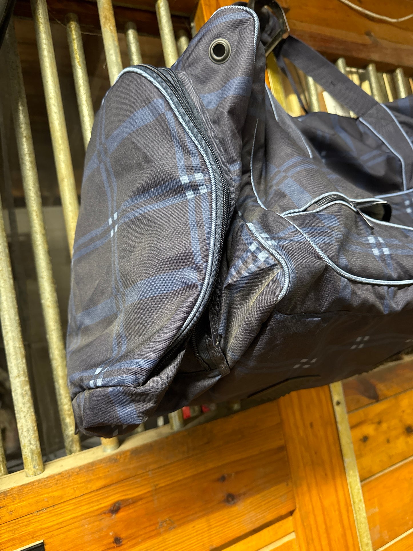 NWOT Chestnut Bay Essential A/P Duffel Bag