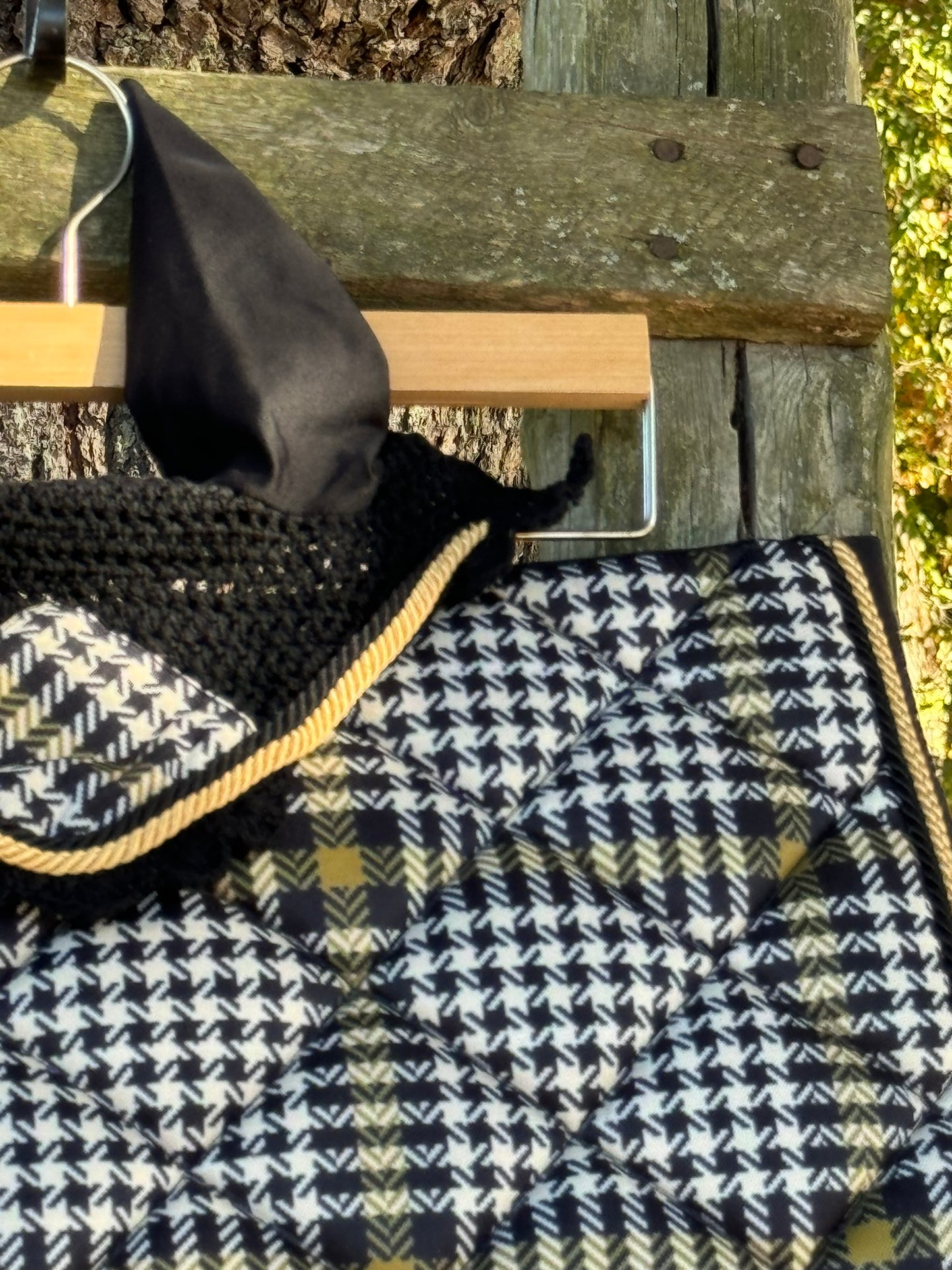 Saddle Pad w/ Bonnet - BW Plaid with Stripe