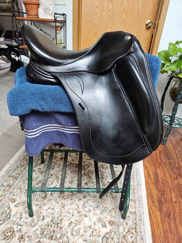 Saddle - DK Bond Dressage Saddle with Air Panels, Girth and Cover